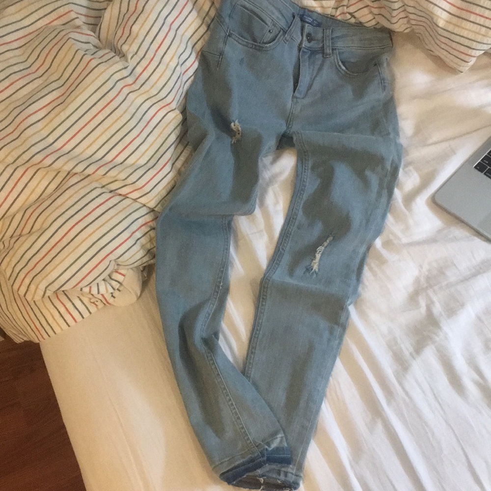 ripped skinny jeans
